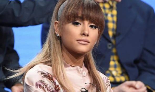 Ariana Grande disaman paparazi