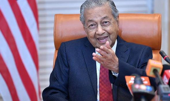 Tun M umum bonus Aidilfitri menanti penjawat awam