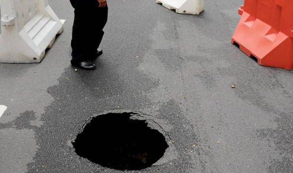 Sikap alpa pihak berwajib berkaitan penyelenggaraan jalan raya harus berakhir