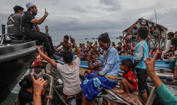 Ebit Lew Islamkan satu kampung di Sabah