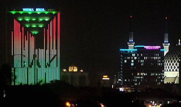 Wisma MBSA disinari lampu bendera Palestin tanda solidariti