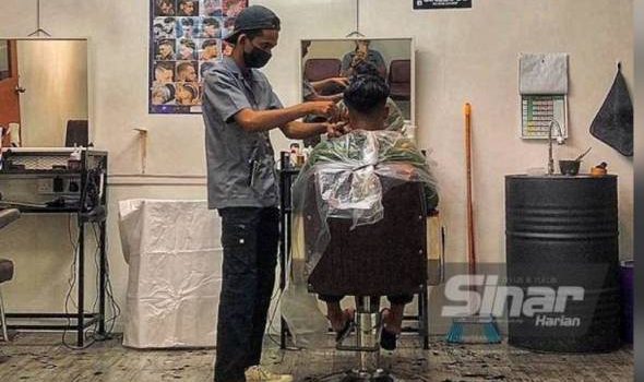 Baru buka kedai gunting rambut kini terpaksa ditutup
