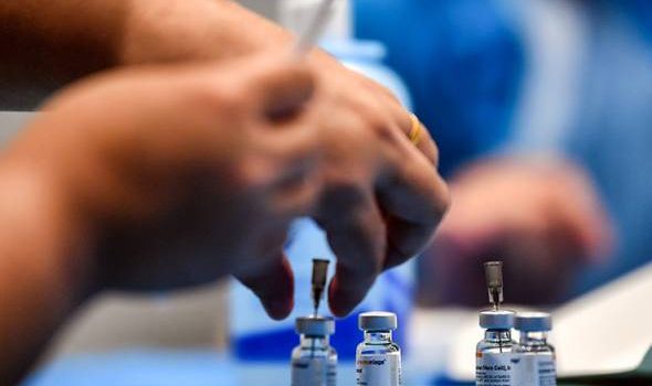 Dengan segala hormatnya saya merujuk perkara di atas.