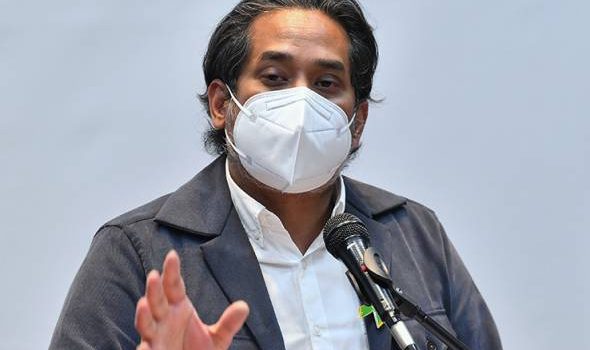 Keberkesanan vaksin COVID-19 turun, KKM saran ambil dos penggalak – Khairy