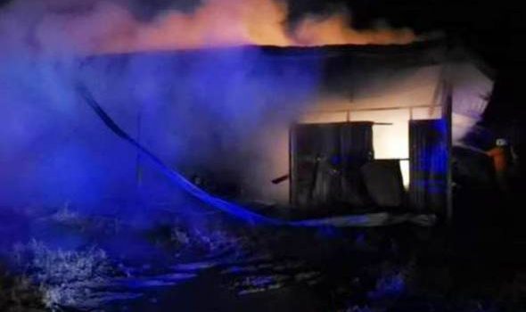 Wanita rentung, terperangkap dalam rumah terbakar