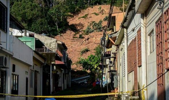 Tanah runtuh Taman Bukit Permai: Tiga mangsa tertimbus lebih 1 meter – Bomba