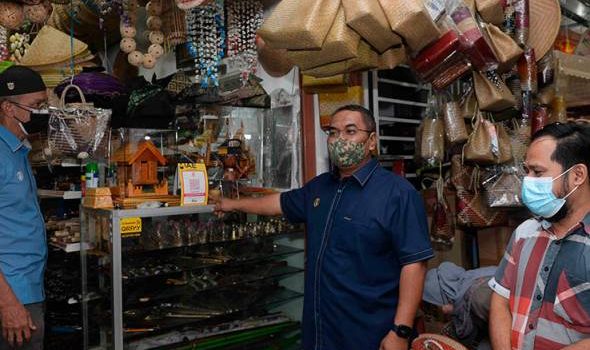 300 peniaga Kompleks Pekan Rabu bakal guna kaedah beli tanpa tunai menjelang tahun depan